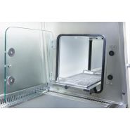 GloveFAST Cyto Pharma - isolateur pharmaceutique Faster SRL - ouvertures 300 mm avec manchons et système HEPA/ULPA_4