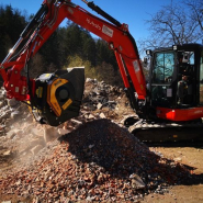 Godet concasseur MB-C50 S4 pour pelles hydrauliques et tractopelles_5