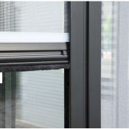 Moustiquaire Bandalux avec matériaux résistants pour usage extérieur