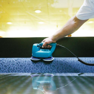 Monobrosse basse vitesse à batterie Lithium-Ion - BRUSHBOY PLUS pour espaces exigus et entretien optimal_4