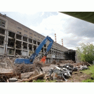 Outil de démolition avec booster pour une force multipliée