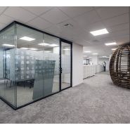 Cloison vitrée H7 certifiée HQUE, LEED et BREEAM