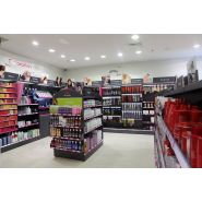 Mobilier sur mesure - meuble présentoir Seiller - PLV et ILV pour merchandising_4