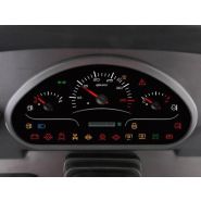 Tracteur sécurisé avec arceaux de protection et ceintures fixées au siège