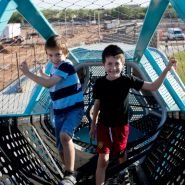 Structure pour aire de jeux IP - Urbadis - Résistance à la tension 3.866,88 kg/cm² - arcs en acier galvanisé et câbles renforcés_4