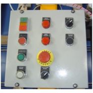 Machine pour production rapide de plateaux de palettes en bois