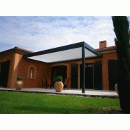 Pergola avec motorisation à vérin intégrée