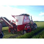 Récolteuse de carottes S2TCMR - Simon - portée avec mise en remorque et nettoyage optimisé_5