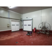 Porte rapide industrielle ZipGO Food - Conçue pour séparer les espaces alimentaires, conforme aux normes sanitaires_4