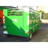 Bétaillère avec options comme flèche hydraulique et essieu 070 ou 090