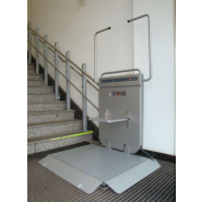 Plateforme monte escalier droit inclinée,  automatisée, plus puissante, plus solide, moins encombrante_4