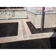 Barre de guidage tactile en inox avec dimensions 1000 x 30 x 4 mm