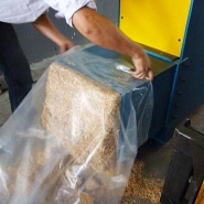 Presse à balles ensacheuse verticale - Sinoballer - modèles SVB2-WS-300 et SVB2-WS-400 - mise en balle et ensachage automatique_4