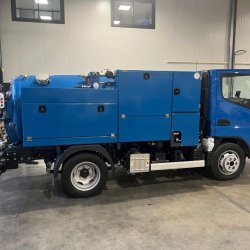 Combiné hydrocureur grande capacité 3.5T - Fuso Canter - Cuve 2300L - Débit 90 L/min à 175 bars à 37 L/min à 400 bars