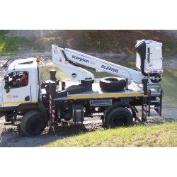 Scorpion 15e camion nacelle - oil & steel france - 15,9m
