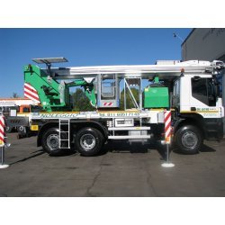 Eagle 3526 camion nacelle - Oil & Steel France - Hauteur de travail 35m - Déport max 26m