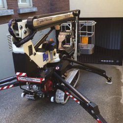 Nacelle araignée Spider 13.65 - compacte, légère et maniable avec une hauteur de travail de 13,40 m
