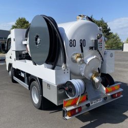 Combiné hydrocureur maniable 6T & 7.5T - Débit 90L/min à 175bars à 37L/min à 400bars - Cuve jusqu'à 4500L
