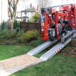 Nacelle araignée sur chenille compacte - Spider 13.80 - Portée latérale optimisée et hauteur de travail 13,40 m