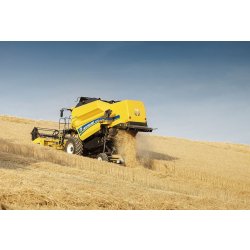 Moissonneuse batteuse TC5.90 - New Holland - capacité de la trémie 6 400 L - largeur de coupe 3,96 à 6,10 m - puissance 258 ch