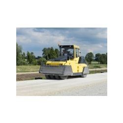BW 24 RH Rouleau à pneumatiques - BOMAG - poids 8800 kg - Niveau d'émissions stage IIIa/TIER3