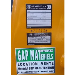 Tractopelle articulé d'occasion en très bon état, sur pneus - VENIERI 10.23D