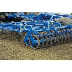 Allrounder -profiline- 600 - Déchaumeur Köckerling - Largeur de travail 6,00 m - Polyvalence et dégagement sous châssis de 60 cm
