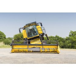 Tc5.80 moissonneuse batteuse - New Holland - capacité trémie 6 400 L - largeur de coupe jusqu'à 6,10 m