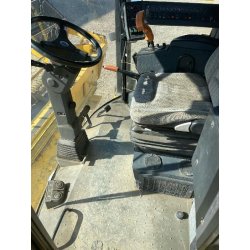 Moissonneuse-batteuse New Holland TX 64 Plus – Coupe 5,00m – Occasion en bon état