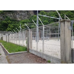 Clôture grillagée EDF type BD2 - hauteur 2.60m avec dalles de soubassement en béton et grillage ondulé