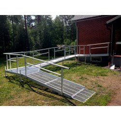 Passerelle et rampes batiment métallique pour pmr