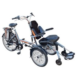 Vélo tandem pour handicapé avec siège à l'avant et roues avant inclinées - Opair