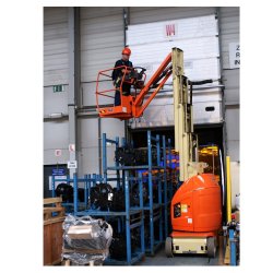 Nacelle automotrice à mât vertical jlg toucan 10e