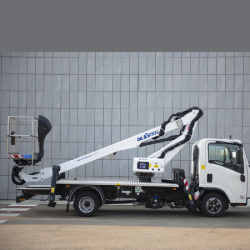 Nacelle sur Camion SCORPION 1490  conçue pour les travaux en hauteur en extérieur en Alpes -  disponible en achat neuf et en location de courte à longue durée