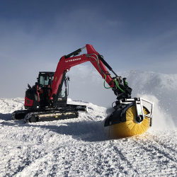 Midi-pelle zéro déport arrière ViO82 YANMAR - Stabilité optimale et force de levage exceptionnelle pour environnements urbains exigus