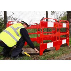 Barrière de chantier rigides pliables 4 pans - panneaux enclenchés 750 mm x 1000 mm - haute visibilité