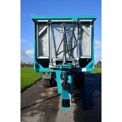 Rollpush 9747 - Benne agricole monocoque Rolland - Fond poussant inclinable - Volume 47 m³