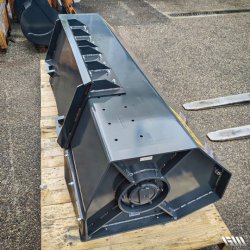 Débroussailleuse pour chargeuse Série DC