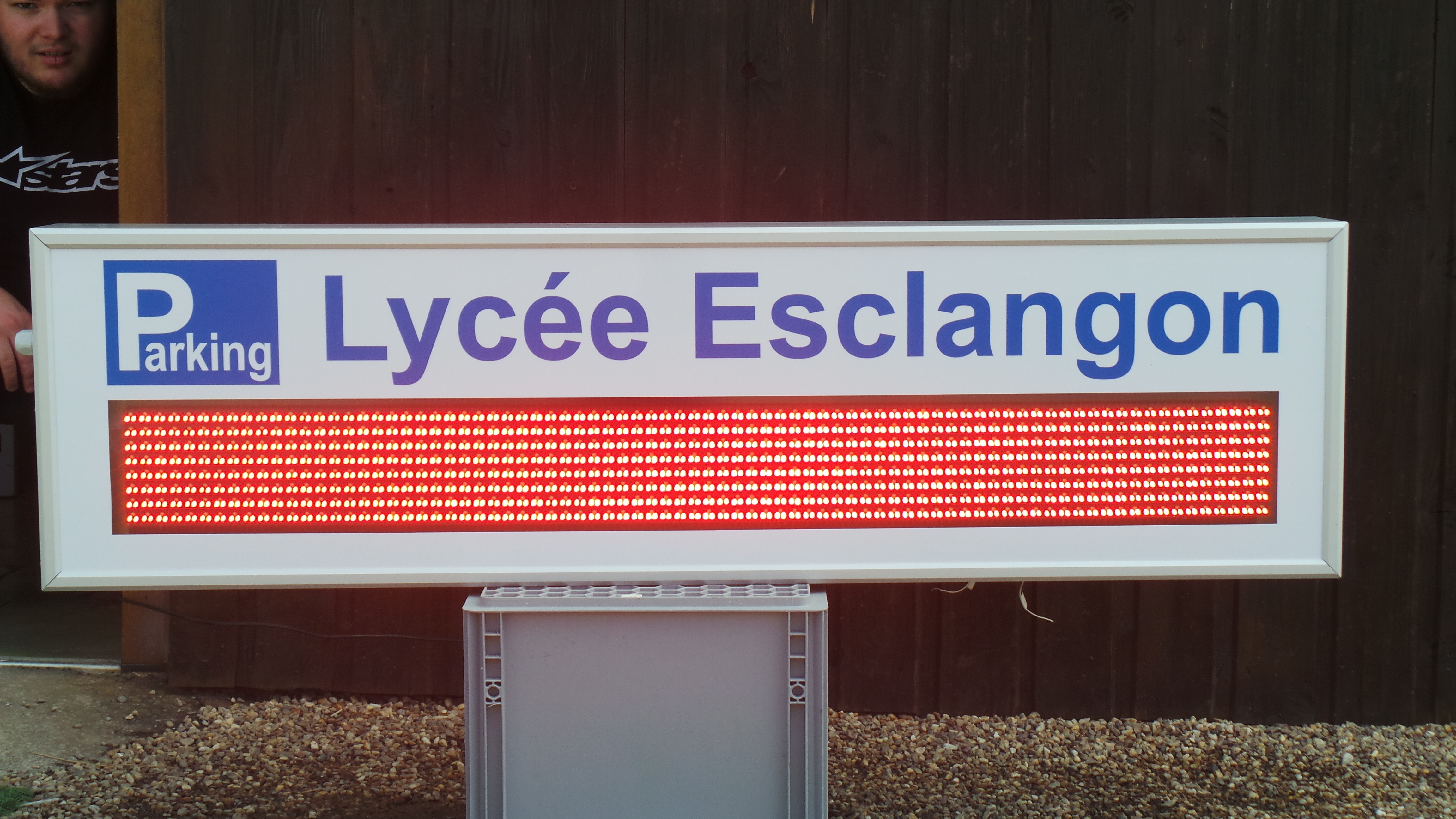 Système de gestion de parking composé d'un ou plusieurs afficheurs de 7 couleurs idéale pour les centres commerciaux, les entreprises, ...- MATPARK_5