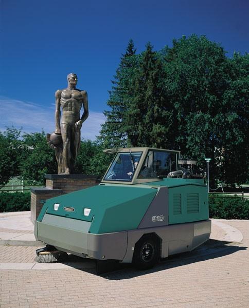 800 Balayeuse TENNANT autoportée industrielle_5