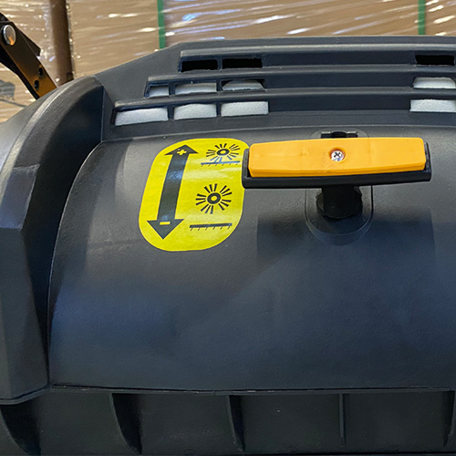 Balayeuse accompagnée avec un rendement maximal réel 3680/2208m2/h pour le nettoyage des espaces extérieurs - rt-920f_5