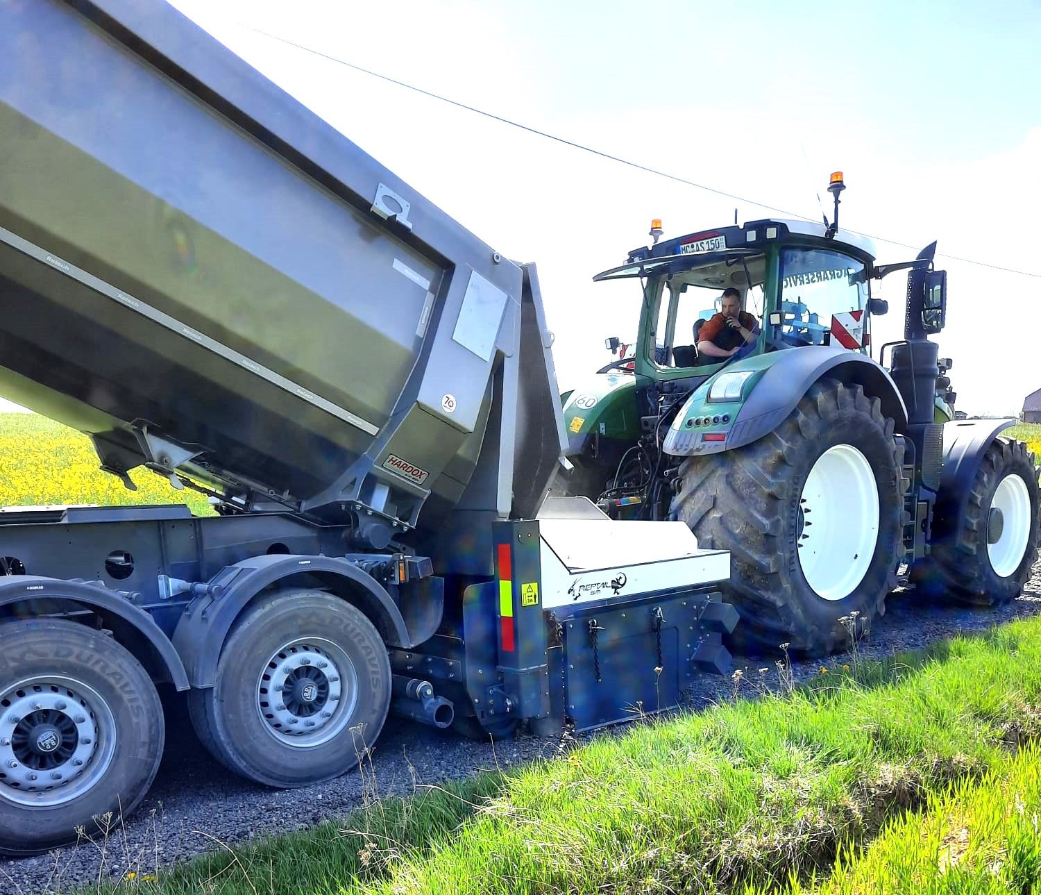 Epandeur de matériaux pour tracteurs de plus de 10T, chargeurs et bouteurs - REPTAIL SM_5