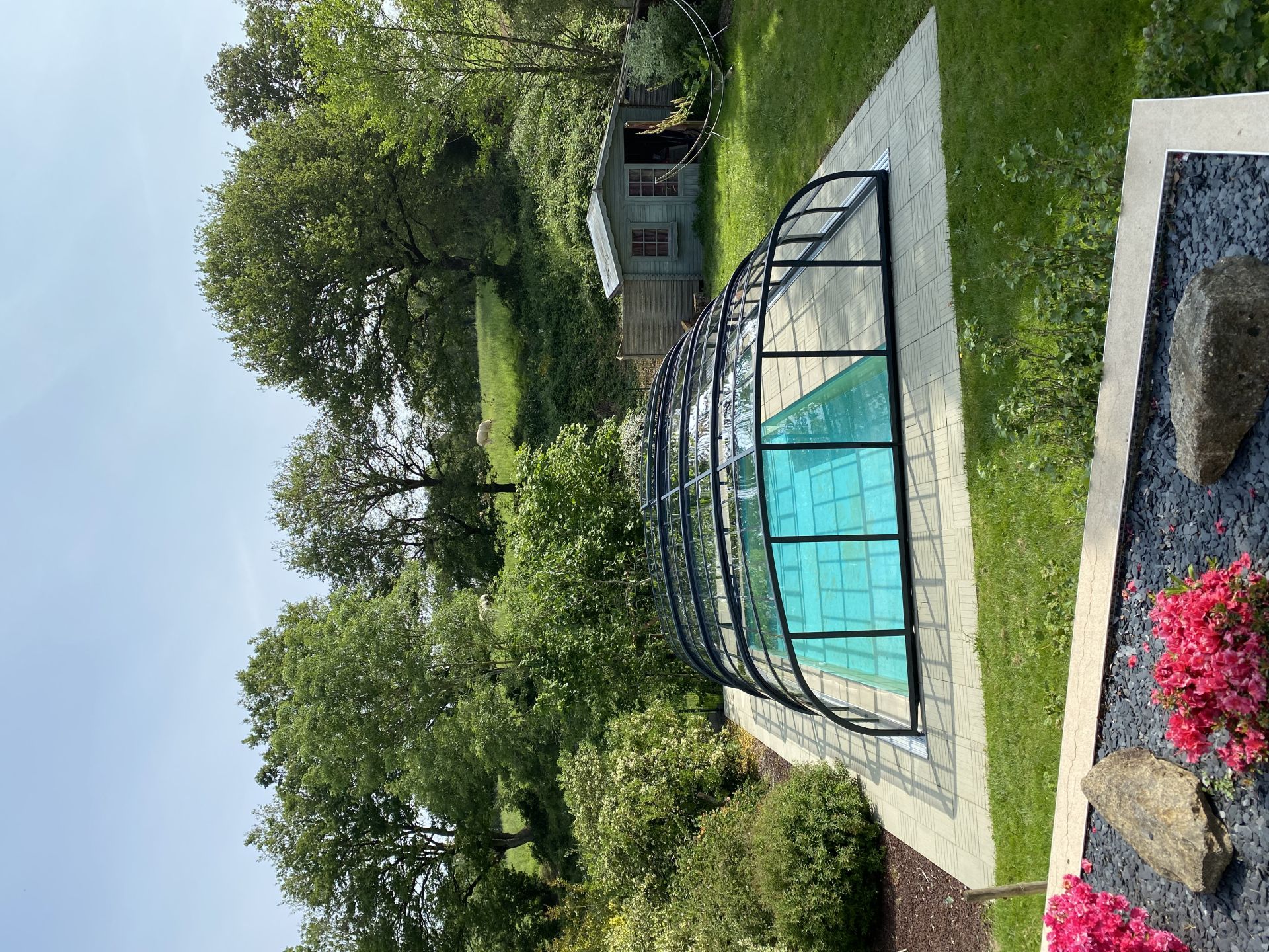 Abri de piscine mi-haut sans permis de construire requis