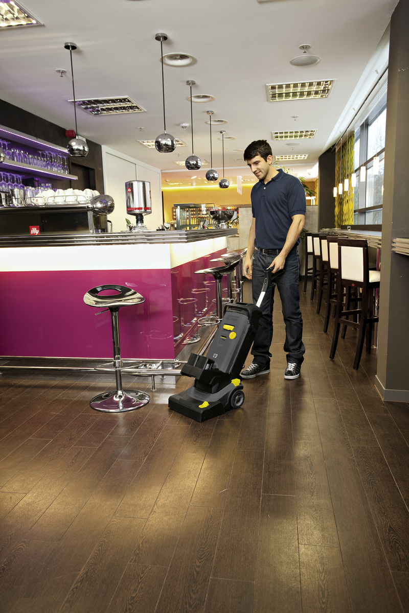 Autolaveuse BR 30/4 C Bp Pack - Batterie lithium-ion, compacte et légère, pour surfaces jusqu'à 200 m²_5