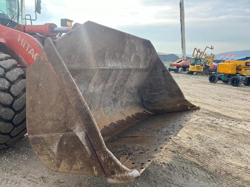 HITACHI zw 310 chargeuse 23t_5