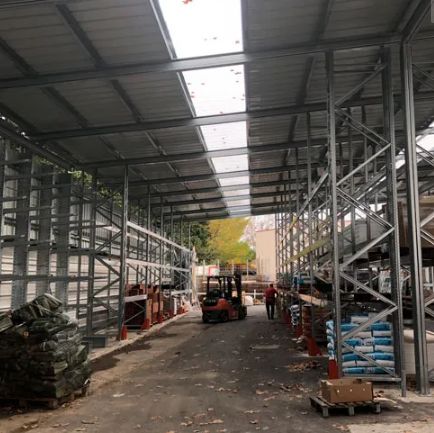Bâtiment de stockage à structure autoportante pour vos besoins d'entreposage et de  rayonnage_6