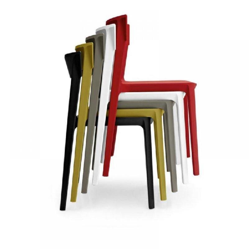 Chaise design Calligaris Skin en plastique rouge - empilable, légère et écologique_5