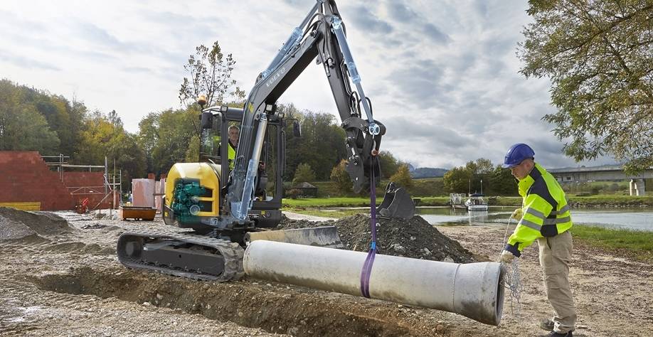 ECR50D avec système hydraulique à détection de charge