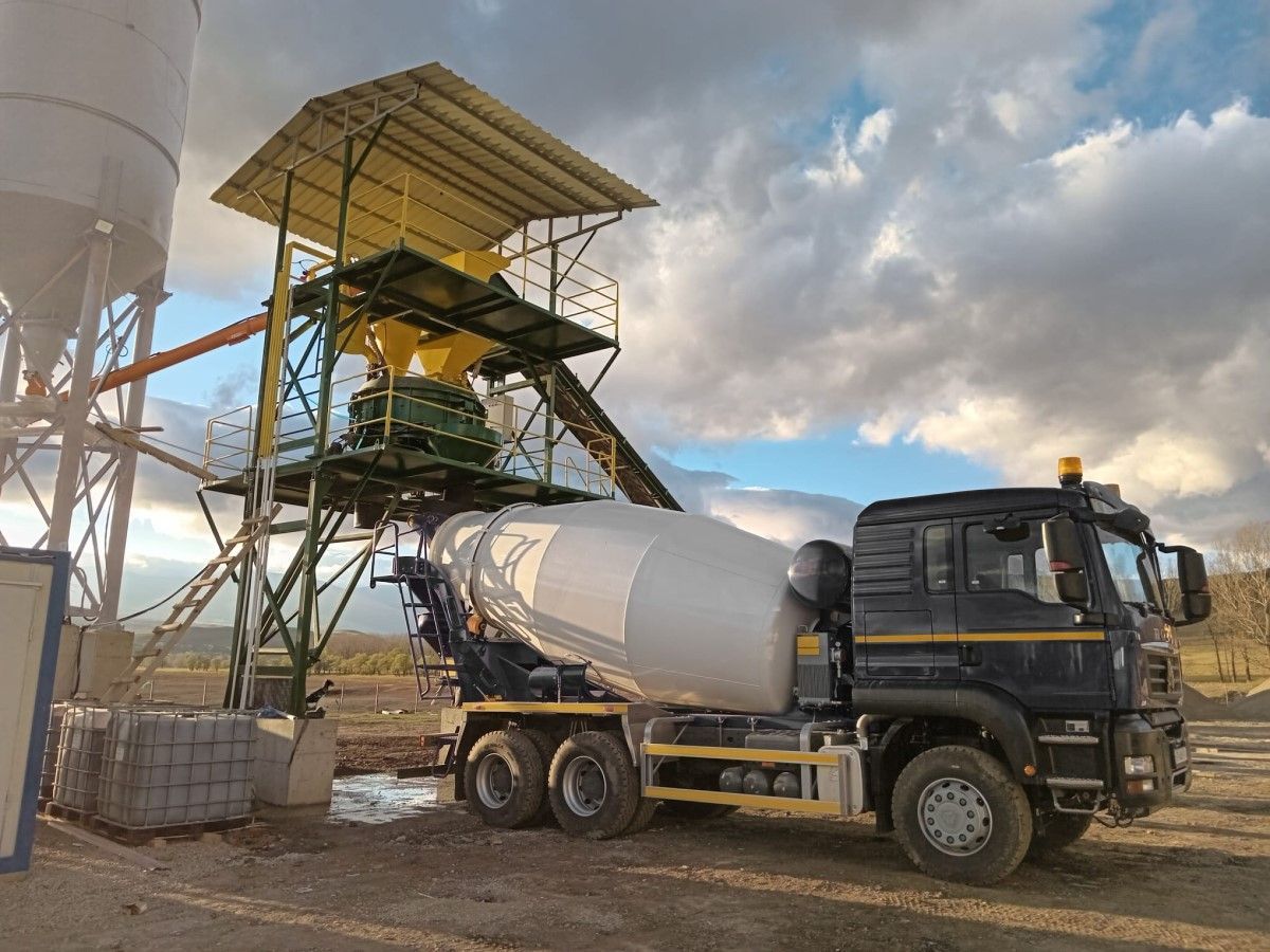 Centrale à béton pour mélange de sable, ciment et gravier