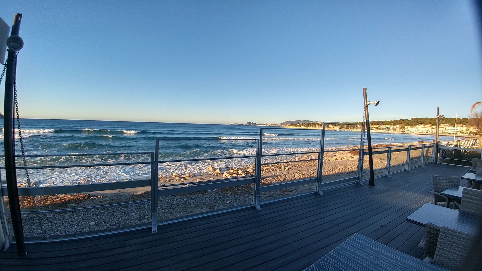 Paravent pour terrasse contre vent, pluie et poussière